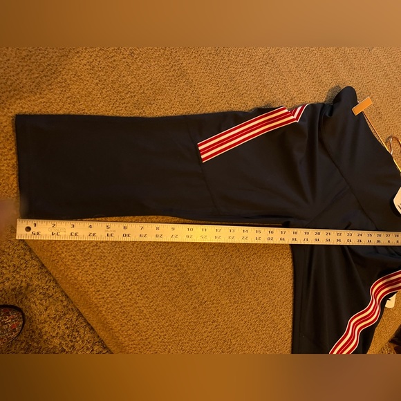 Xersion NWT Athletic Capri - NWT - Large - Picture 4 of 9